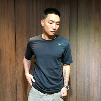美國百分百【全新真品】Nike T恤 耐吉 短袖 T-shirt 運動 休閒 排汗快乾 logo 短T 黑色 AV82