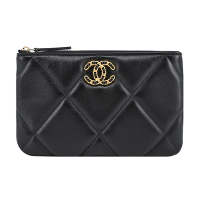 CHANEL 19系列經典菱格紋小羊皮手拿包(黑色)