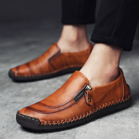 【คลังสินค้าพร้อม】รองเท้าไม่มีส้น Clarks ขนาดบวก38-47รองเท้าหนังลำลองผู้ชายอัจฉริยะรองเท้าหนังทำมือสำหรับผู้ชาย