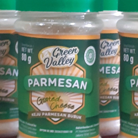 keju parmesan bubuk 80 gram. grated parmesan cheese
