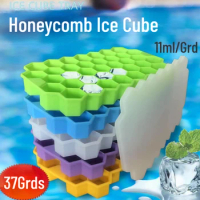 Creative Ice Cube Reusable Tray BPA Free Large Capacity Silicone Mold with Lids Ice Cream Tools Reusable portable Cube Ice Maker