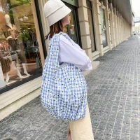 Female bag European and American street tide personality female daisy hand shoulder bag leisure large capacity shopping bag