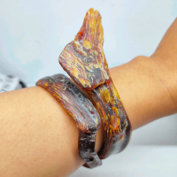 GELANG AKAR BAHAR MERAH NATURALAN BONGGOL BENTUK KAKI UNIK ANTIK