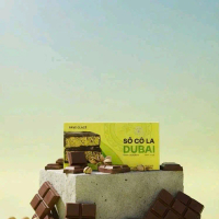 Socola Dubai Pavé Glacé Nhân Hạt Dẻ Cười & Sợi Katifi 120g – Dubai Chocolate Cao Cấp