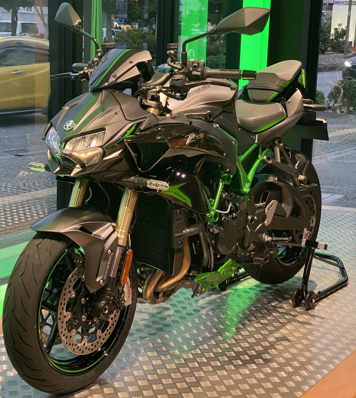 Kawasaki Unveils 200-Horsepower Z H2 SE, Priced at ¥2.47 Million