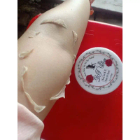 [Chỉ còn vài sản phẩm] KEM BONG DA BODY DT WHITE TÁI TẠO DA SAU 7 NGÀY