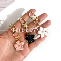 BIOSSANCE'S New Exquisite And Fashionable Drop-Glazed Cherry Blossom Petal Keychain Pendant For Wome