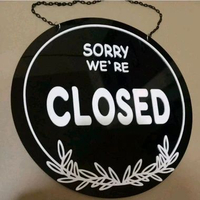 Signage Custom Open Closed / Buka Tutup Bolak Balik Acrilik Timbul , Motif Kembang Bawah Hitam tulis