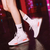 【adidas】BlackPink系列男/女 ORIGINALS NMD_V3 經典鞋-白-UK 10.5