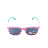 【Z-POLS】兒童專用雙色粉水藍鉚釘版型彈性材質 Polarized寶麗來偏光黑太陽眼鏡(抗紫外線UV400)