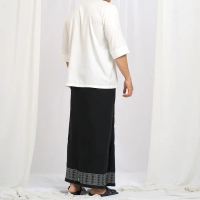 Miliki Tatuis Sarung Hugo 002 Black