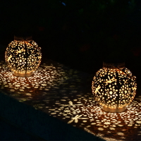 太陽能草坪燈 太陽能小夜燈戶外防水庭院燈桌燈花園草坪燈陽台裝飾鏤空鐵件燈籠『XY20300』