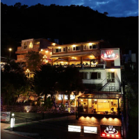 【烏來泉世界溫泉會館】快閃低價！四人夜湯一泊二食★含4人風味料理晚餐+4客早餐