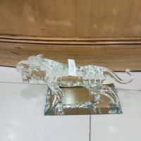 pajangan macan/pajangan kristal/pajangan lemari
