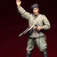 1/35 Scale Resin Figure Building Kit Unpainted Figure 1 Figure