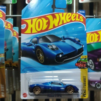 Hot Wheels Pagani Utopia mainan Diecast