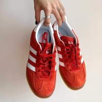 ADIDAS 休閒鞋 GAZELLE INDOOR 橘紅 膠底 麂皮 復古鞋 女 HQ8718