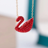 Black Swan Titanium Steel Necklace for Women, Niche Light Luxury Elegant Collarbone Chain, High-end 