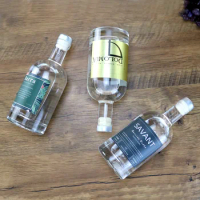 Round shaped clear whiskey decanter for Liquor Scotch Bourbon Alcohol Bottle Unique Liquor Bar and Party Decorations