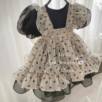 女童黑色洋裝夏2022韓國時髦蝴蝶機寬鬆公主套裙泡泡袖波點裙子