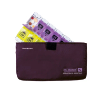 【Travelon】一周藥品收納盒+便攜袋 黑莓紫(藥盒 分裝盒 分藥盒)