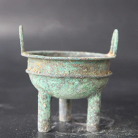 Collection of old Chinese bronzes, retro Han Dynasty, utensils, three-legged tripod, aromatherapy burner, small decorations