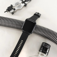 【Watchband】Apple Watch 全系列通用錶帶 蘋果手錶替用錶帶 同色扣頭及連接器 矽膠錶帶(黑色)