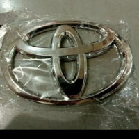 emblem logo toyota agya chrome