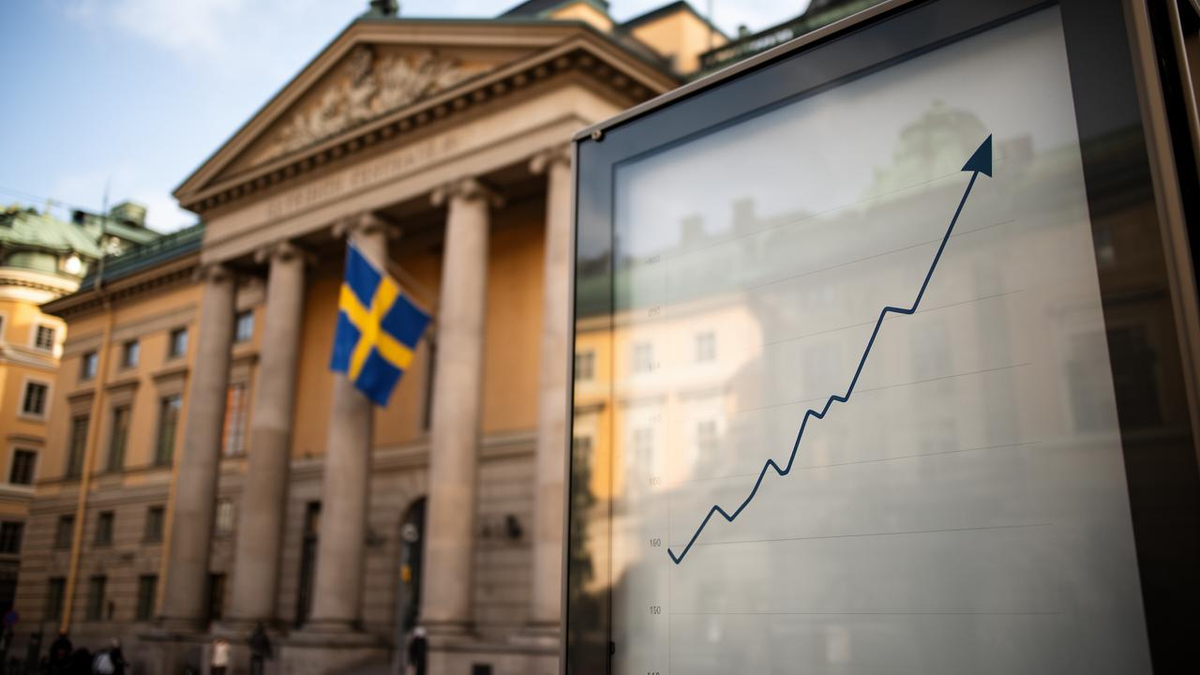 スウェーデン中銀、金利1.75%に据え置き 物価急騰なら年内引き締めも