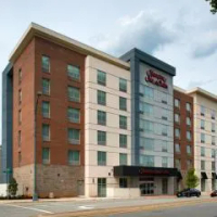 โรงแรม Hampton Inn &amp; Suites Greensboro Downtown, Nc