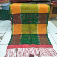 ULOS SADUM MARRUMBAI ADA TULISAN HORAS WARNA KUNING KUNYIT/HIJAU.