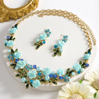 3 piece Fashionable And Luxurious Rose Decorated Necklace And Earring Set Suitable for Banquets and Parties as Daily Jewelry