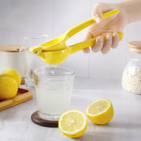 Yellow Manual Juicer Durable Convenient Multifunctional Double Layer Lemon Clip 2-in-1 Portable Juicer, Practical Kitchen Tool