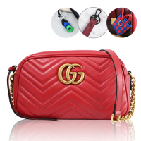 【GUCCI 古馳】經典GG Marmont系列絎縫斜背相機包(紅 24cm 買就送BV隨機吊飾鑰匙圈)