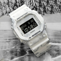 【CASIO 卡西歐】G-SHOCK 冬季森林 雪地迷彩手錶(DW-5600GC-7)