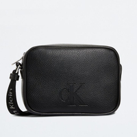 Calvin Klein 相機包 方包 荔枝紋皮革 肩背包 斜背包 C28066 CK(現貨)▶指定Outlet商品5折起☆現貨【送禮首選★APP下單點數4倍送】