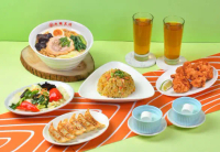 【大阪王將】鮭魚五目炒飯雙人餐(濃厚豚骨拉麵1份、鮭魚五目炒飯1份、燒餃子6顆、彩的時蔬1份、唐揚雞5顆、棉花糖奶酪2個、飲料2杯)_限桃園A19自取