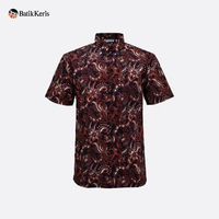 Batik Keris Kemeja Batik Cap Relaxed Fit Lengan Pendek Motif Burung Manyar–SLN – Hitam Sogan M
