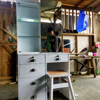 Rekomendasi Meja Rias HPL + HPL