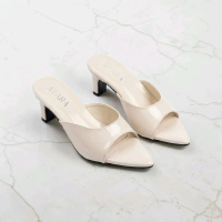 Sepatu Sandal High Heels Hak Sedang Wanita - Mules Lancip Kerja Kantor Pesta Terbaru