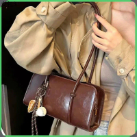 XUE Túi Xách Nữ Retro Túi Đeo Vai Dáng Dài Da PU Kèm Charm Bóng Chày Hiện Đại size 28cm - HT181