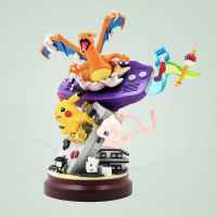 Patung-patung dekoratif Pokémon ajaib, model-model patung anime GBA Pikachu dan Charizard.