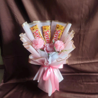Buket coklat silverqueen/ buket coklat/ buket valentine/ buket wisuda/ hadiah wisuda Cokelat Snack