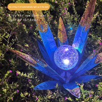2Pcs Metal Agave Garden Sculpture Hand Painted Metal Agave Garden Ornaments Multi-Color LED Solar Light Tequila Plant Home Decor