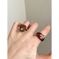 Vintage Brown Bear Cross Ring - Unique Niche Elegant Fashion Versatile High-End Retro Band