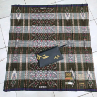sarung Lamiri sutra sungket kotak
