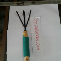 alat kebun sellery garden tool cultivator garukan tanah sellery