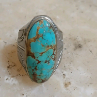 Pirus Persi Urat Emas Batu Glowing