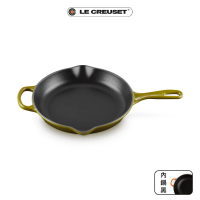【Le Creuset】典藏琺瑯鑄鐵鍋單耳單柄圓煎盤26cm(橄欖綠-內鍋黑)