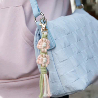 1PC Bohemian Daisy Flower Hand-Woven Tassel Keychain Hanging Pendant Bag Charms Jewelry Gift DIY Macrame